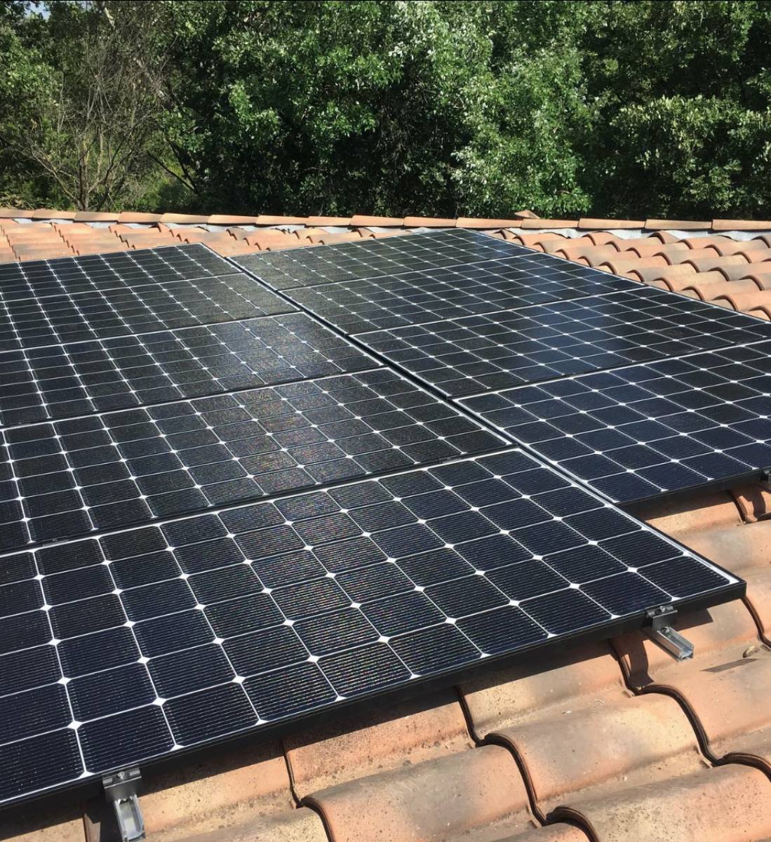 Devis gratuit pour installer des panneaux photovoltaïques pour une maison de 200m2 à Saint-Raphaël Var